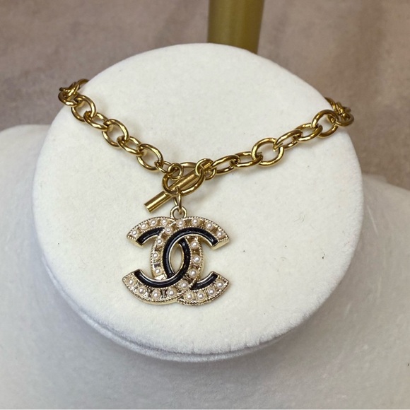 Upcycled Chanel Black Pearl CC Charm Gold Chain Bracelet - Picture 1 of 4